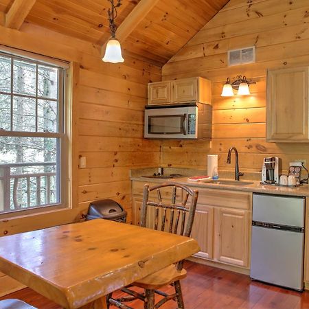 Whispering Pines Treehouse By Amish Country Lodging Милърсбърг Екстериор снимка