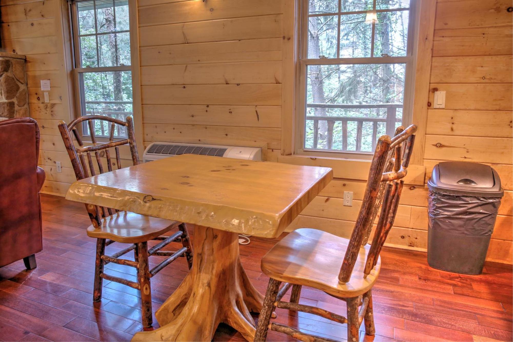 Whispering Pines Treehouse By Amish Country Lodging Милърсбърг Екстериор снимка